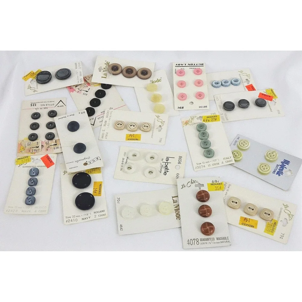 Vintage Goose Tin Sewing‎ Buttons Lot 299 Unisex OS Multicolor Mixed Fasteners